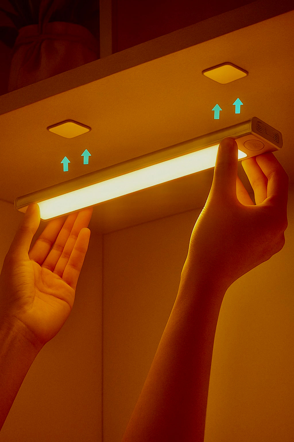Lampe LED Détecteur de Mouvement USB - Ultra Fine pour Placard, Cuisine, Armoire