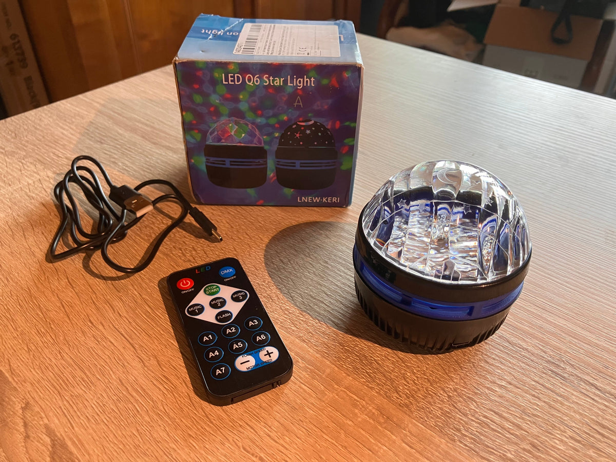 Projecteur LED galaxie – vue de face avec boîte LNEW KERI